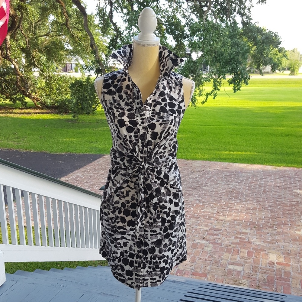 $Victoria Secret button-down shirtdress with bow
